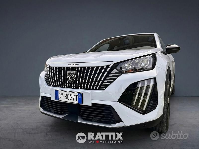 Usata Peugeot 2008 Allure 131 CV (96 kW) 2025 Bianco okenite SUV
