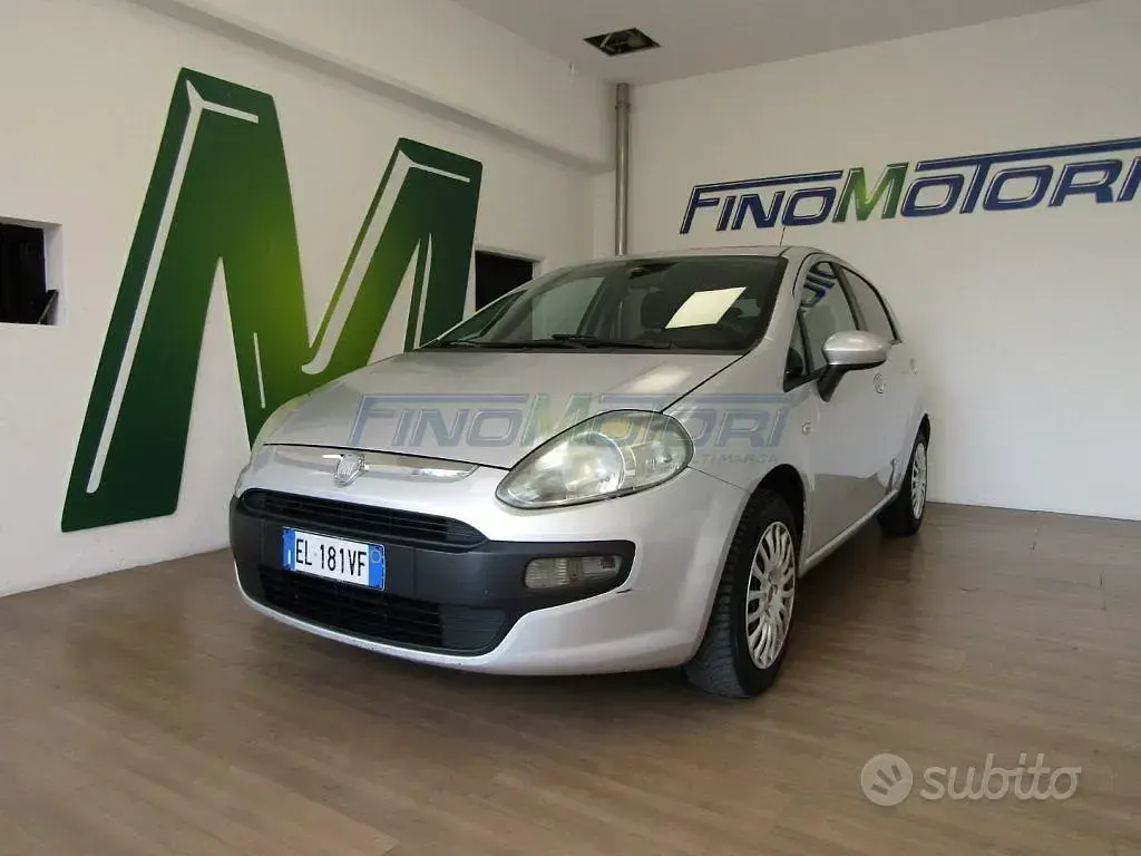 Usata Fiat Punto Easy 69 CV (50 kW) 2012 Utilitaria