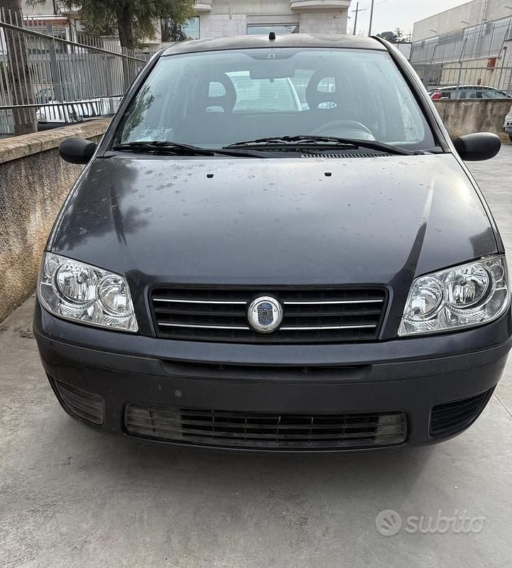 Usata Fiat Punto Active 59 CV (43 kW) 2003 Nero Utilitaria