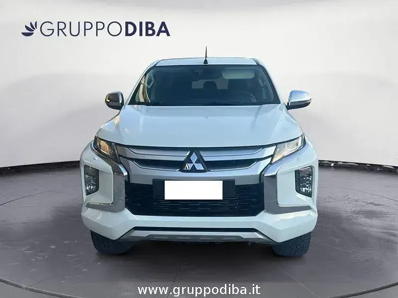 Usata Mitsubishi L200 Invite 150 CV (110 kW) 2020 Bianco Pick-up