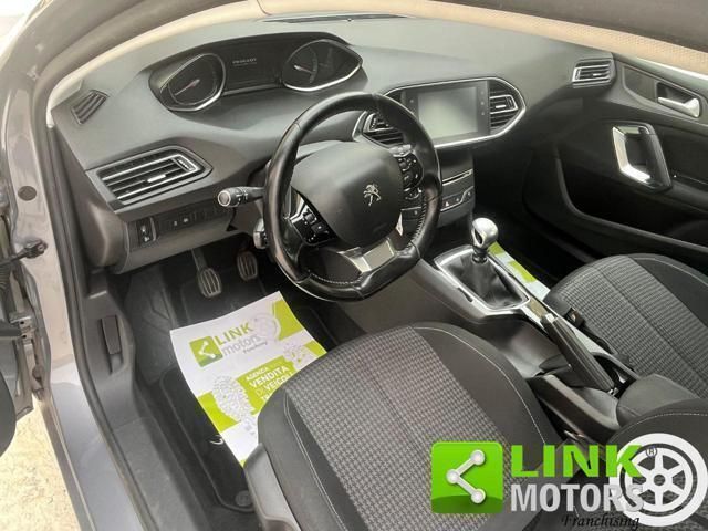 Usata Peugeot 308 120 CV (88 kW) 2017 Grigio scuro metallizzato Station wagon