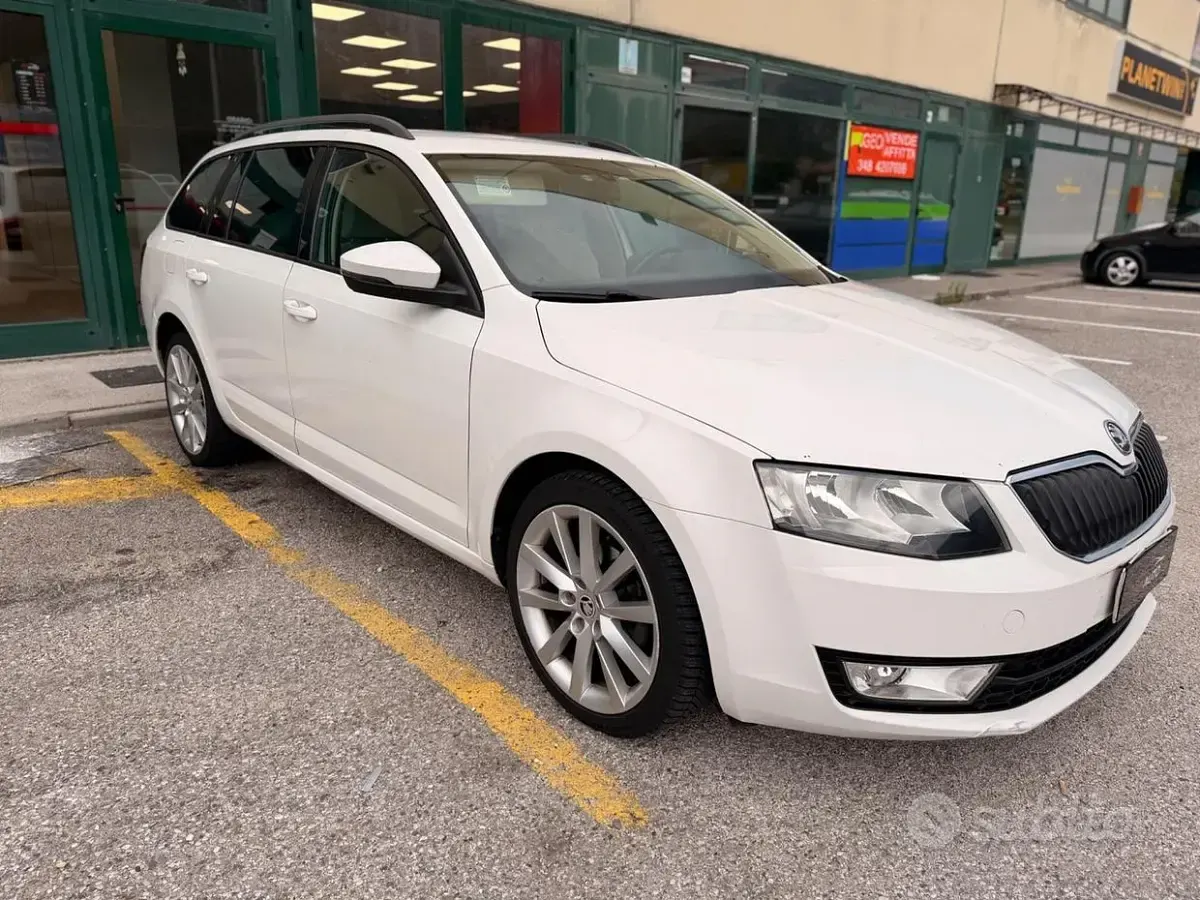 Usata Skoda Octavia Elegance 105 CV (77 kW) 2014 Bianco Station wagon