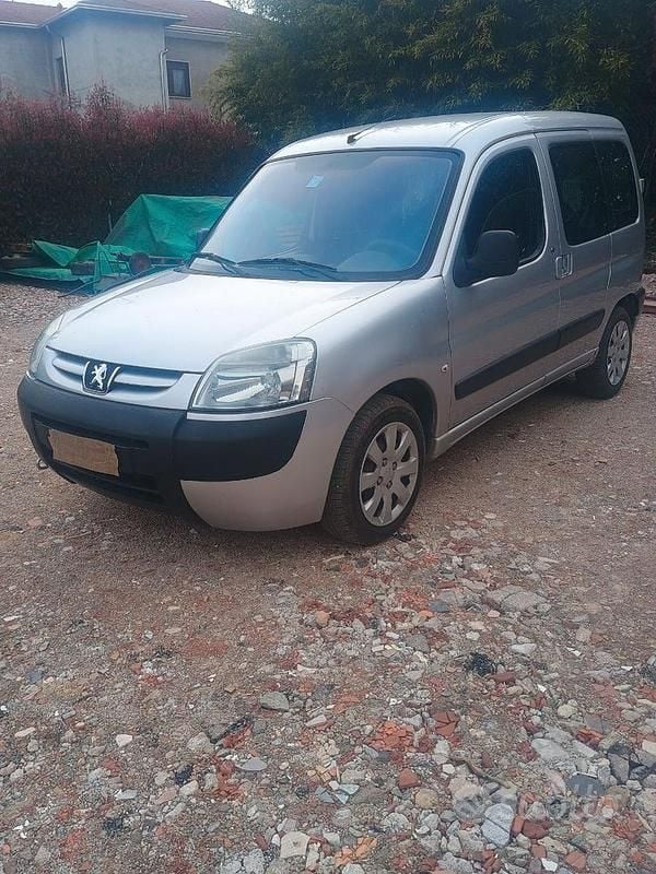 Usata Peugeot Partner 2006 Grigio Monovolume