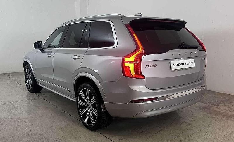 Usata Volvo XC90 Plus 235 CV (172 kW) 2023 Argento metallizzato SUV