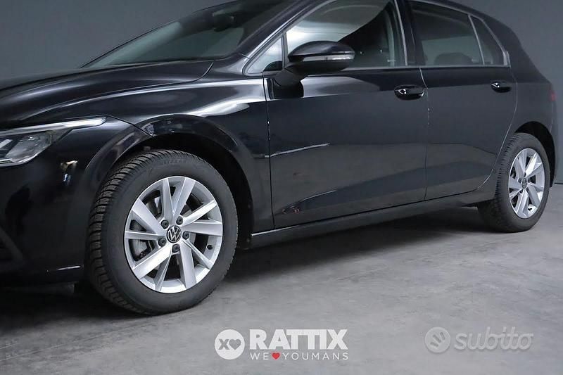 Gebraucht VW Golf VIII Life 110 PS (80 kW) 2023 Schwarz Limousine
