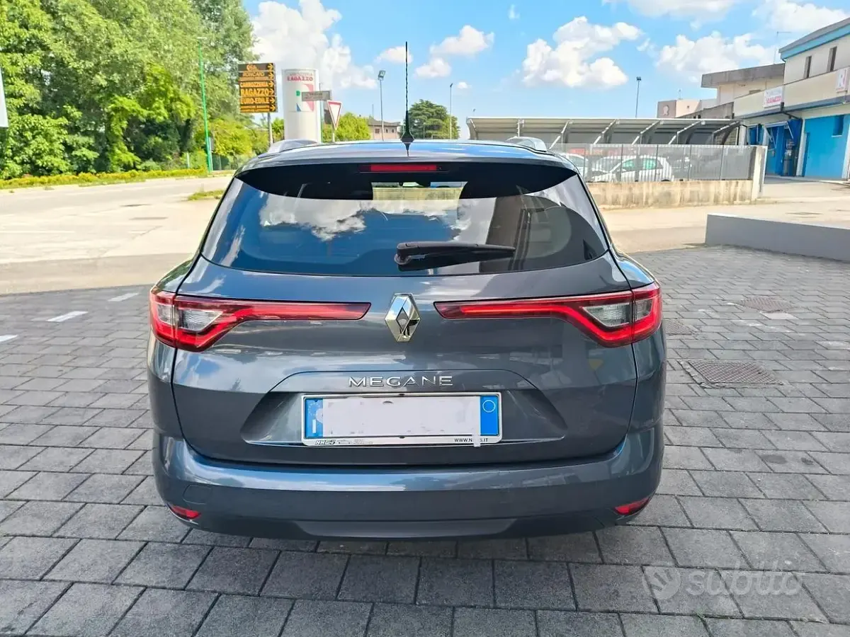Usata Renault Mégane GrandTour 116 CV (85 kW) 2019 Grigio Station wagon