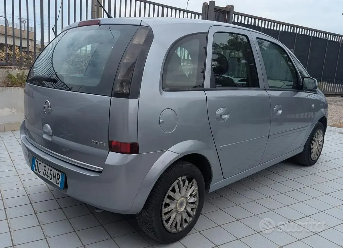 Usata Opel Meriva Club 75 CV (55 kW) 2006 Grigio Monovolume