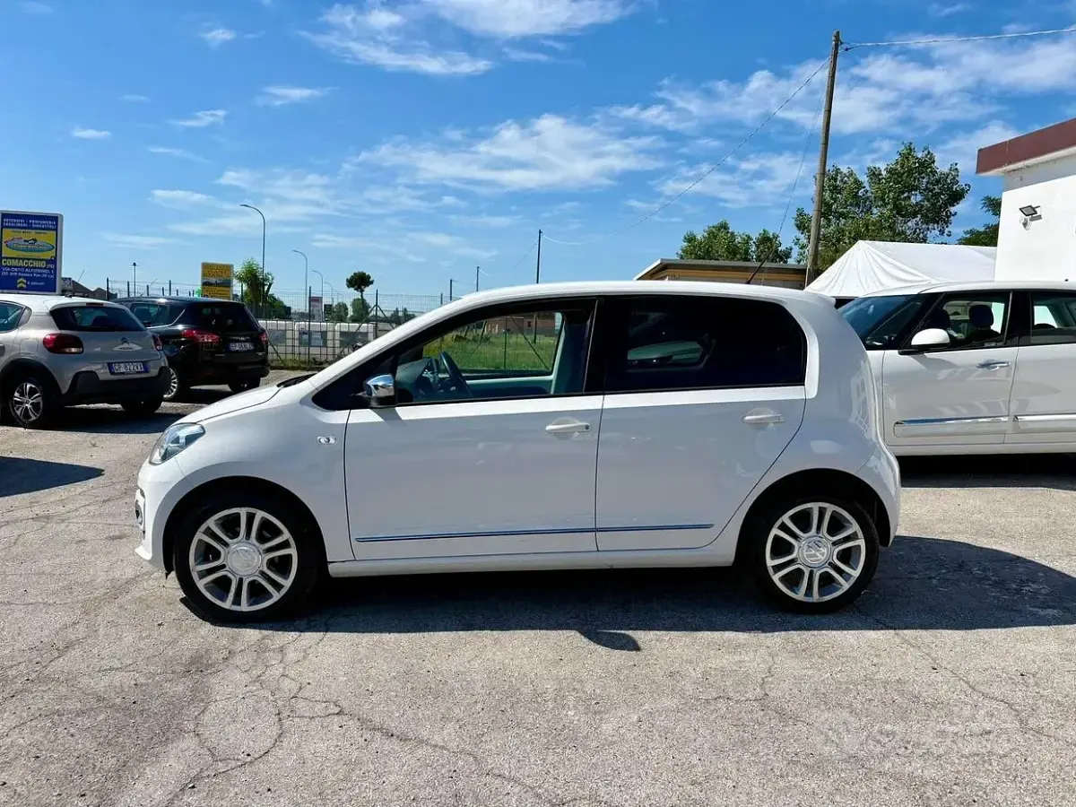 Usata VW up! Move 68 CV (50 kW) 2013 Bianco Utilitaria
