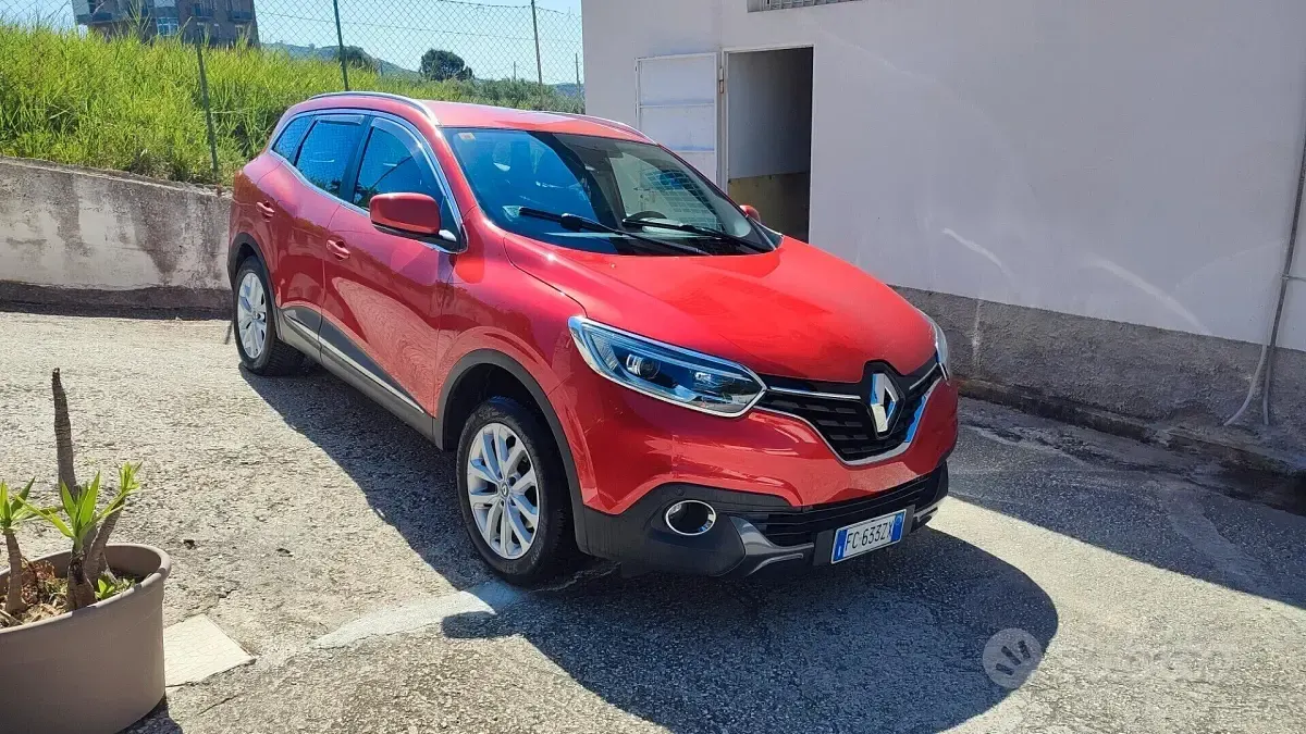 Second-hand Renault Kadjar Zen 110 CP (80 kW) 2016 Roșu SUV