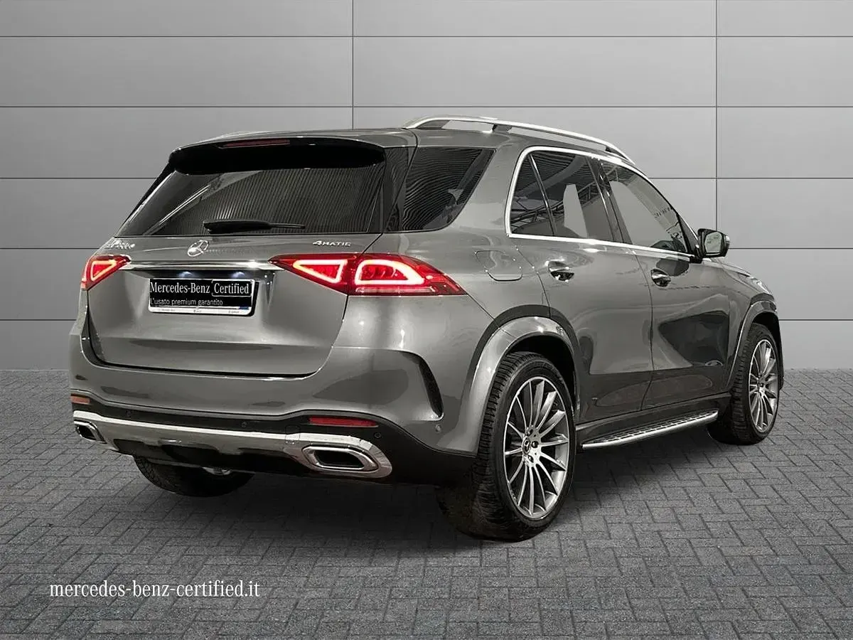 Usata Mercedes GLE300 Premium 272 CV (200 kW) 2023 Grigio medio metallizzato SUV