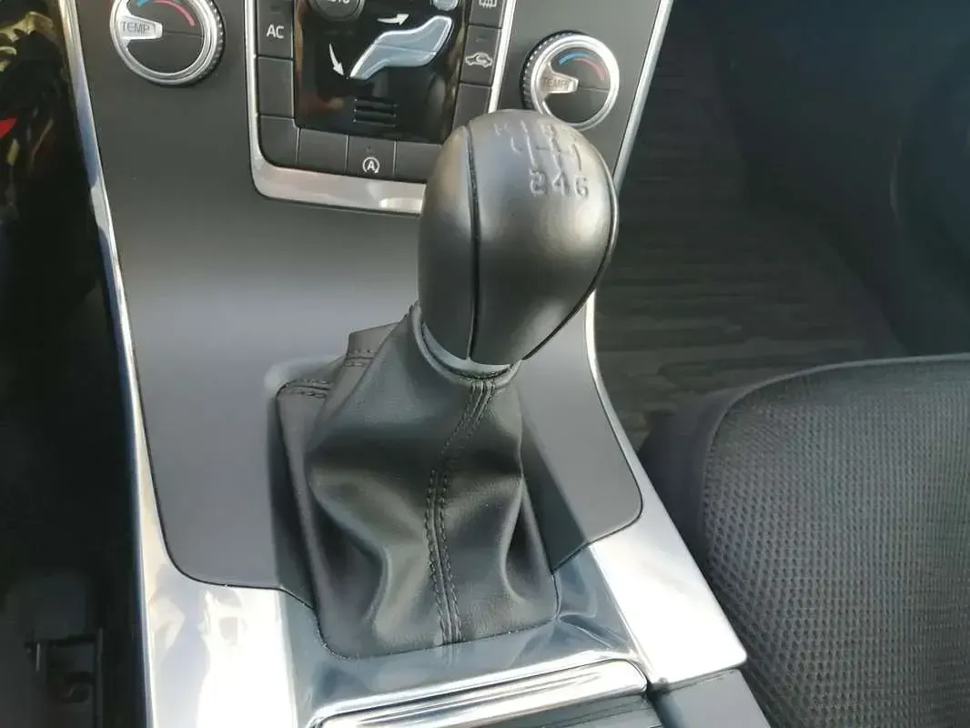 Usata Volvo V60 Momentum 114 CV (83 kW) 2015 Station wagon