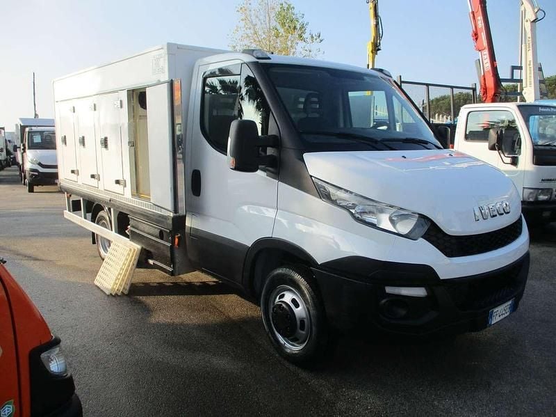 Bianco Usata 2016 Iveco Daily | 18.500 € (Ottimo prezzo) - Immagine 1/4
