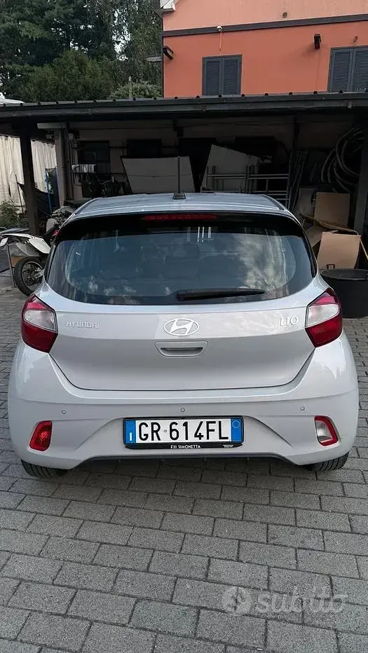 Usata Hyundai i10 67 CV (49 kW) 2023 Grigio Utilitaria