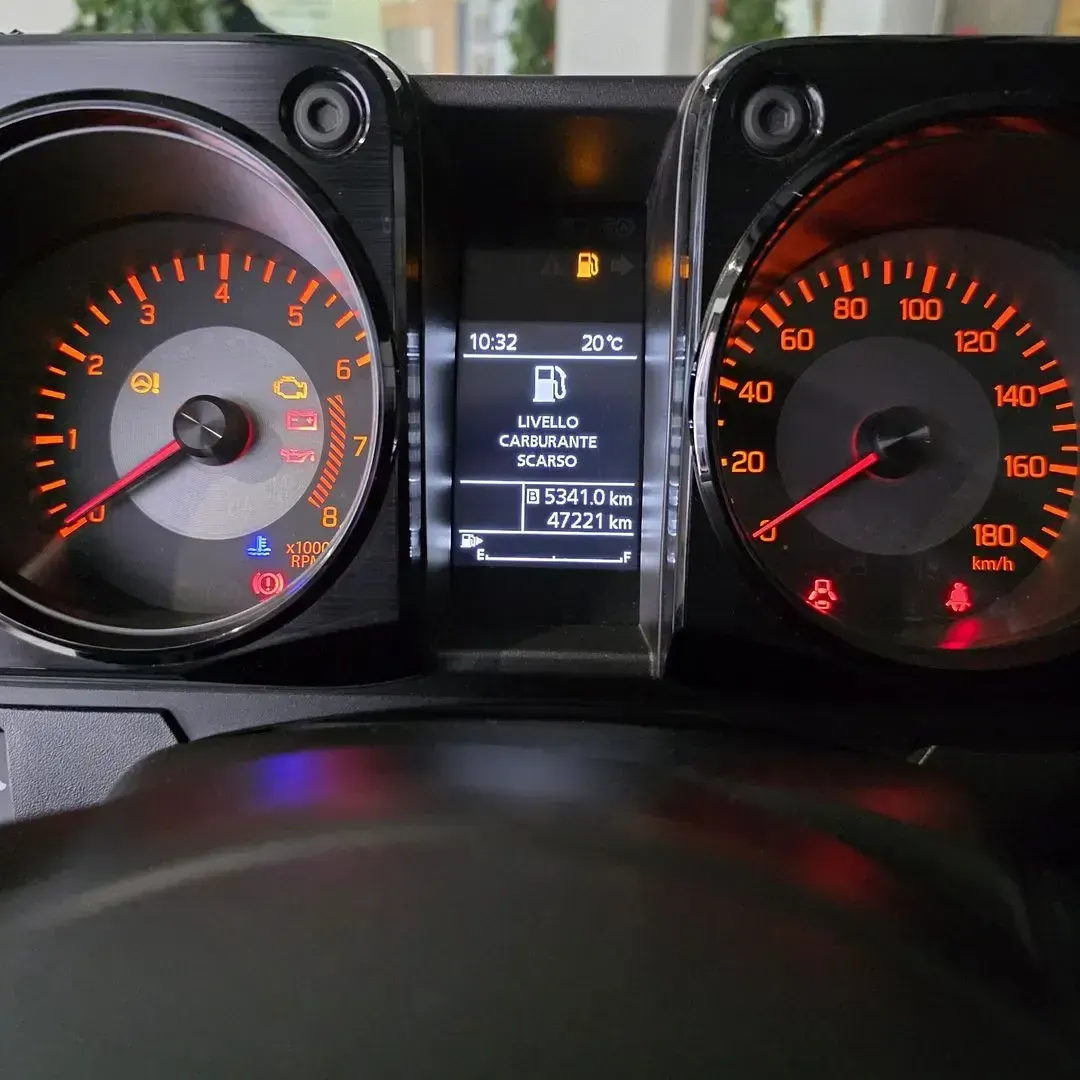 Second-hand Suzuki Jimny 102 CP (75 kW) 2019 Argintiu SUV