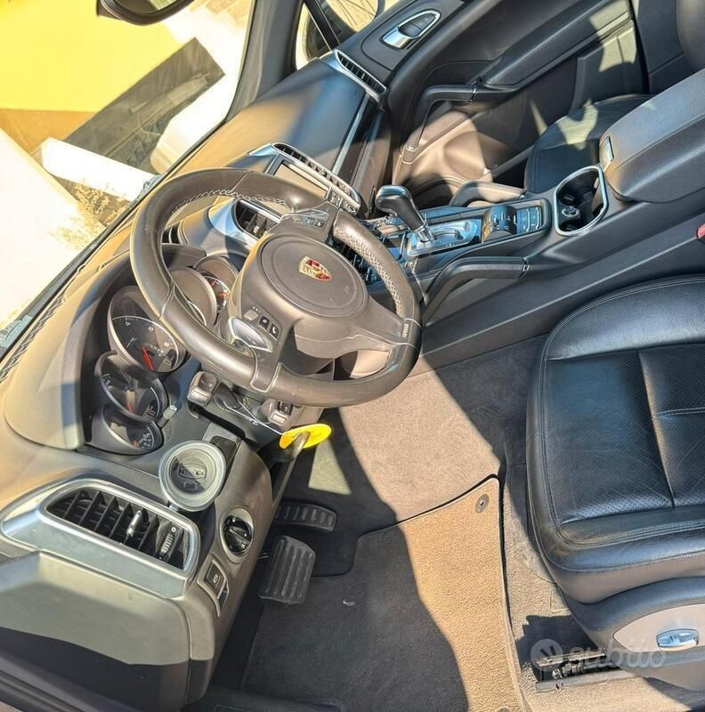 Usata Porsche Cayenne 245 CV (180 kW) 2011 Nero SUV
