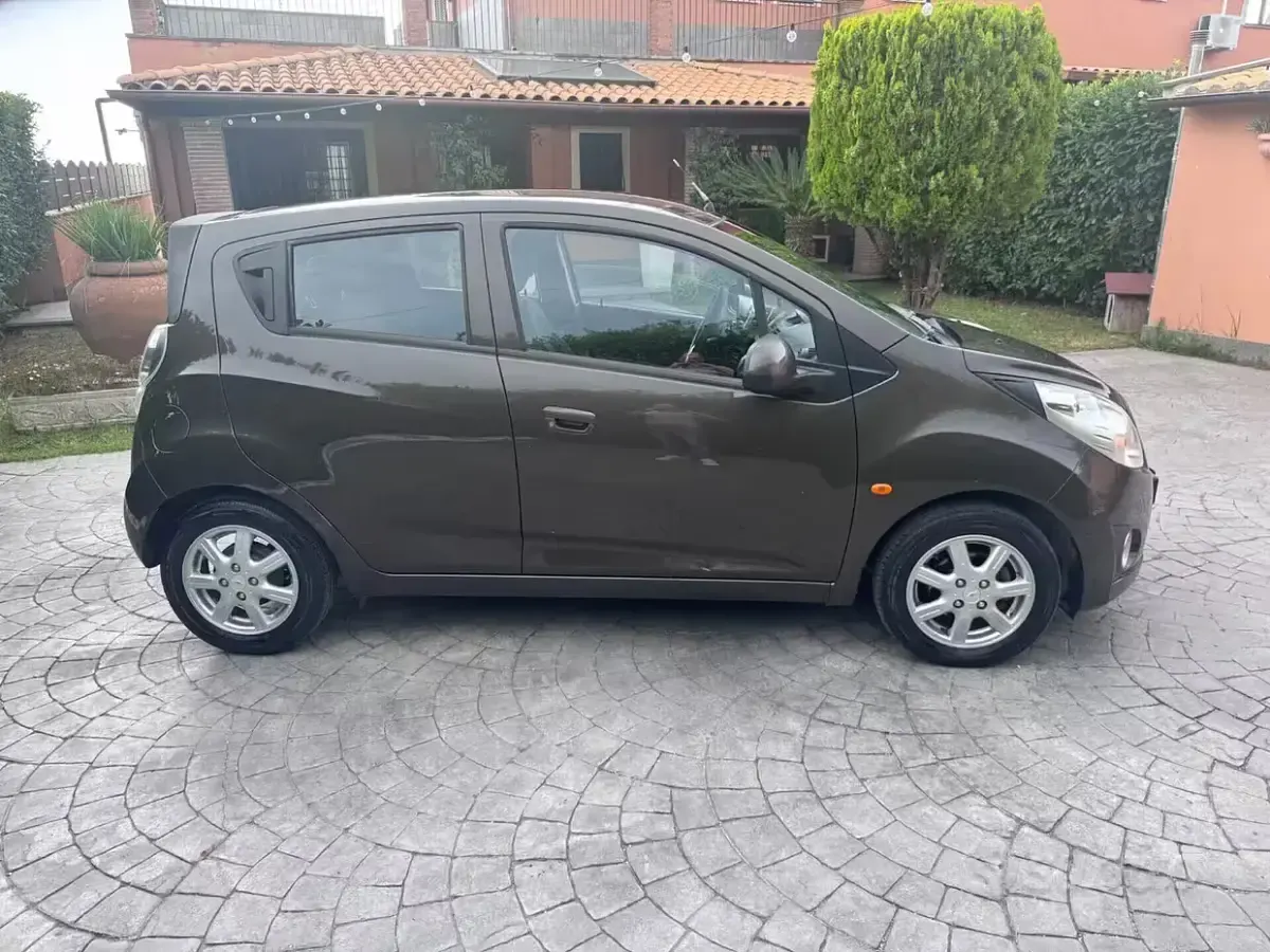 Usata Chevrolet Spark LS 65 CV (47 kW) 2011 Marrone Utilitaria