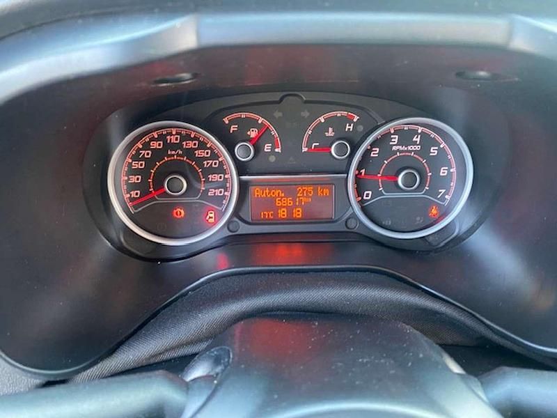 Usata Fiat Doblò 105 CV (77 kW) 2021 Bianco Monovolume