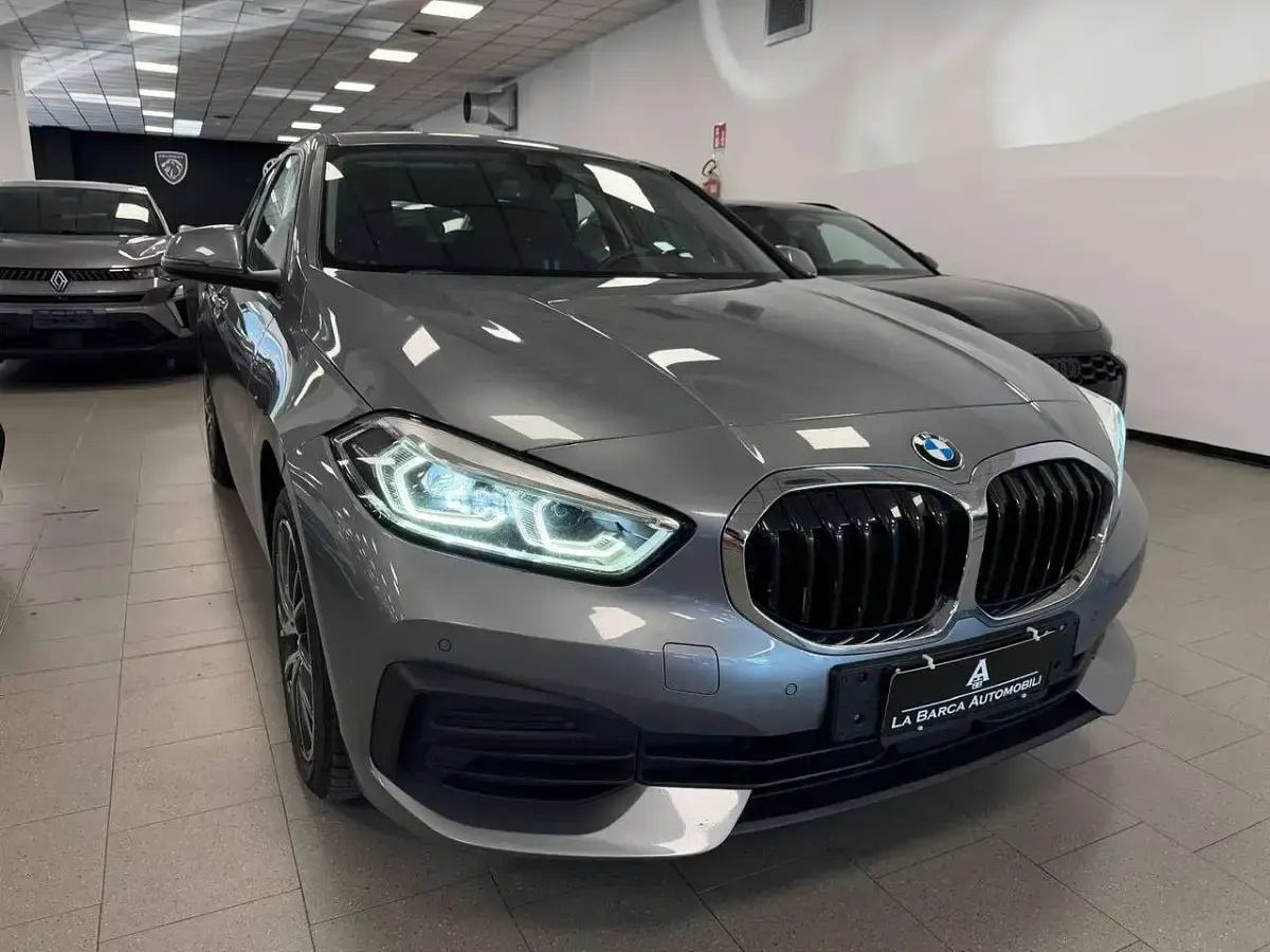 Usata BMW 116 Advantage 109 CV (80 kW) 2022 Grigio Utilitaria