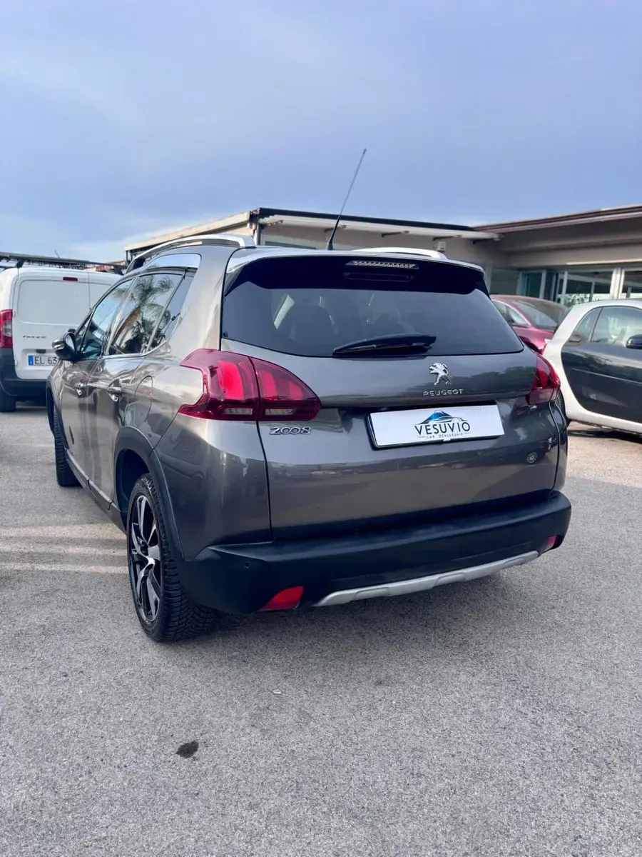 Usata Peugeot 2008 S 120 CV (88 kW) 2017 Grigio SUV