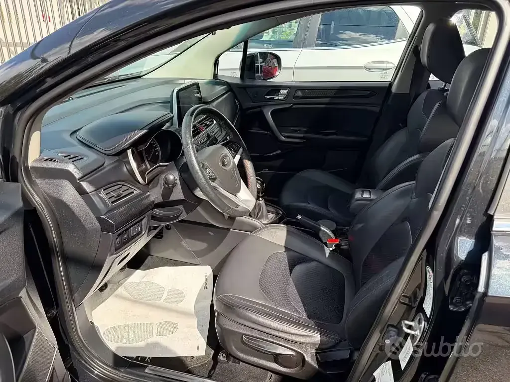 Begagnad DR DR4 114 HK (83 kW) 2019 Svart SUV
