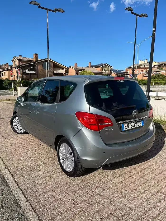 Usata Opel Meriva Cosmo 120 CV (88 kW) 2014 Grigio Monovolume