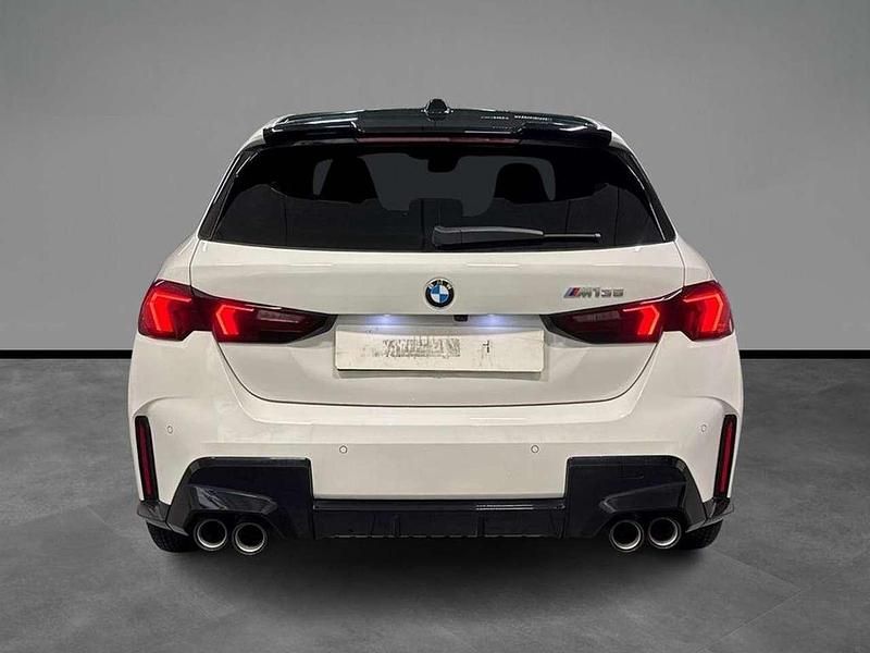 Usata BMW 135 M Sport 300 CV (220 kW) 2024 Alpin white pastello Utilitaria