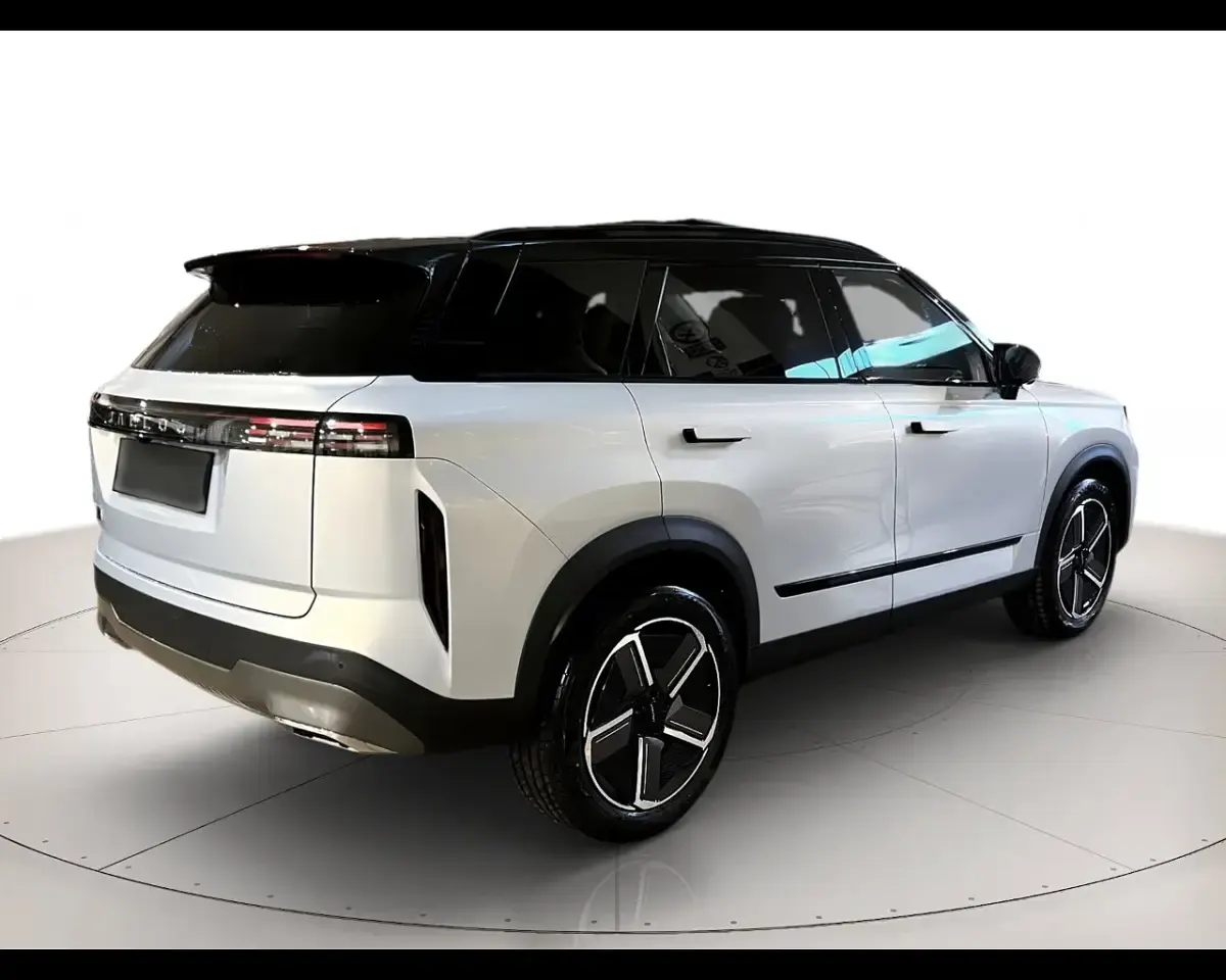 Usata Jaecoo 7 147 CV (108 kW) 2025 Moonlight silver & carbon crystal black roof SUV