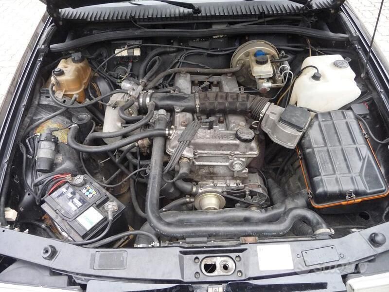 Usata Alfa Romeo 75 105 CV (77 kW) 1991 Nero Berlina