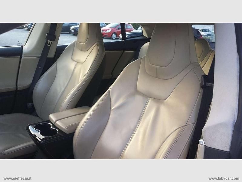 Usata Tesla Model S 503 kW (685 CV) 2014 Nero Utilitaria