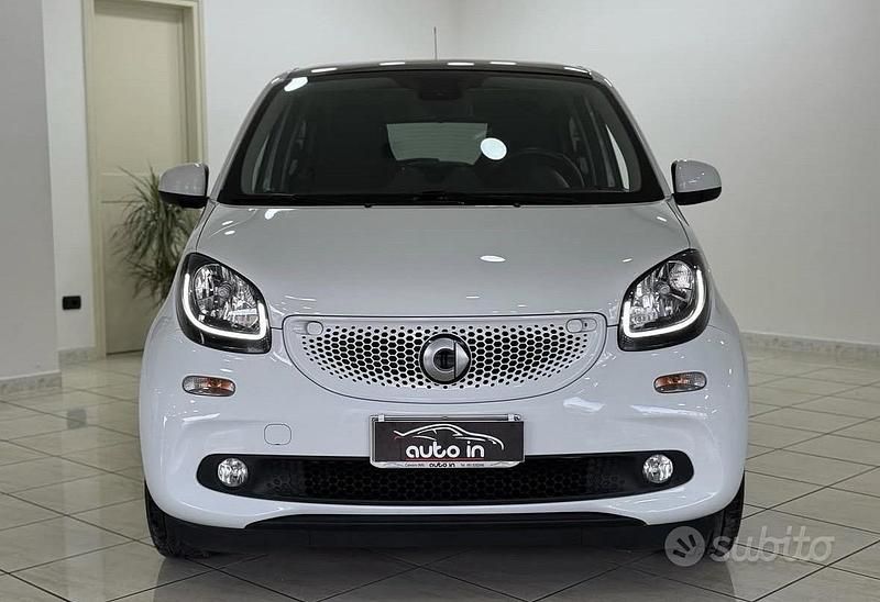 Usata Smart ForFour 90 CV (66 kW) 2019 Bianco Utilitaria