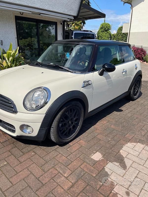 Usata Mini Cooper Coupé 109 CV (80 kW) 2009 Bianco Coupé