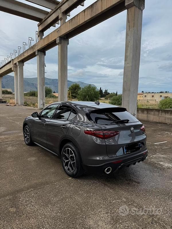 Usata Alfa Romeo Stelvio Executive 210 CV (154 kW) 2018 Grigio SUV