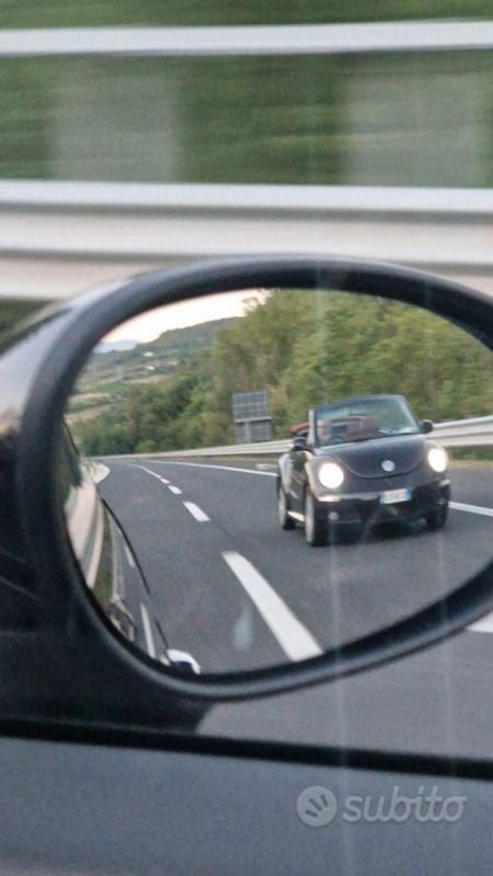 Nero Usata 2010 VW Beetle Edition Cabrio | 9900 € (Molto cara) - Immagine 1/4