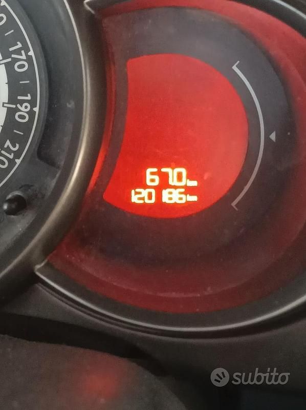 Bianco Usata 2014 Citroën C3 PureTech Due volumi | 5000 € (Ottimo prezzo) - Immagine 1/4