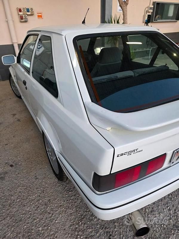 Usata Ford Escort 1987 Bianco Coupé