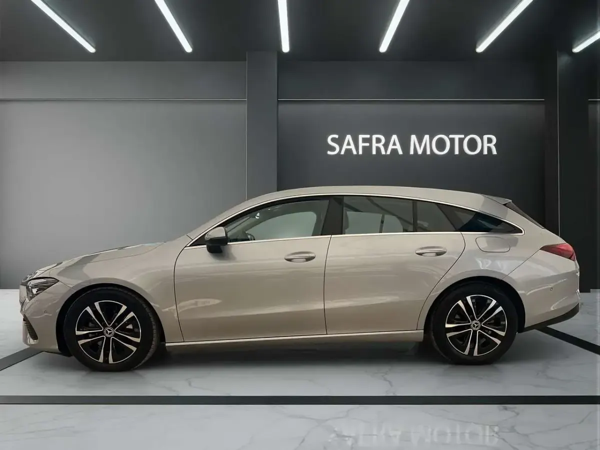 Usata Mercedes CLA180 Advanced 116 CV (85 kW) 2025 Nero Berlina