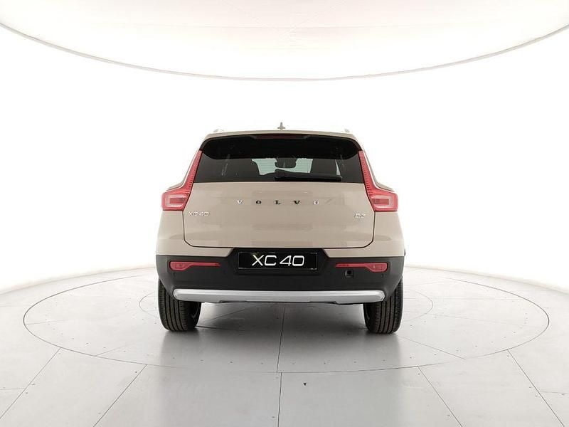 Nuova Volvo XC40 Core 164 CV (120 kW) 2025 SUV