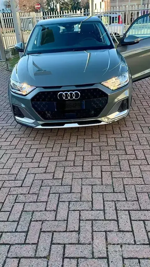 Usata Audi A1 95 CV (69 kW) 2024 Grigio SUV
