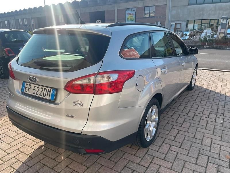 Usata Ford Focus 125 CV (91 kW) 2012 Argento Station wagon