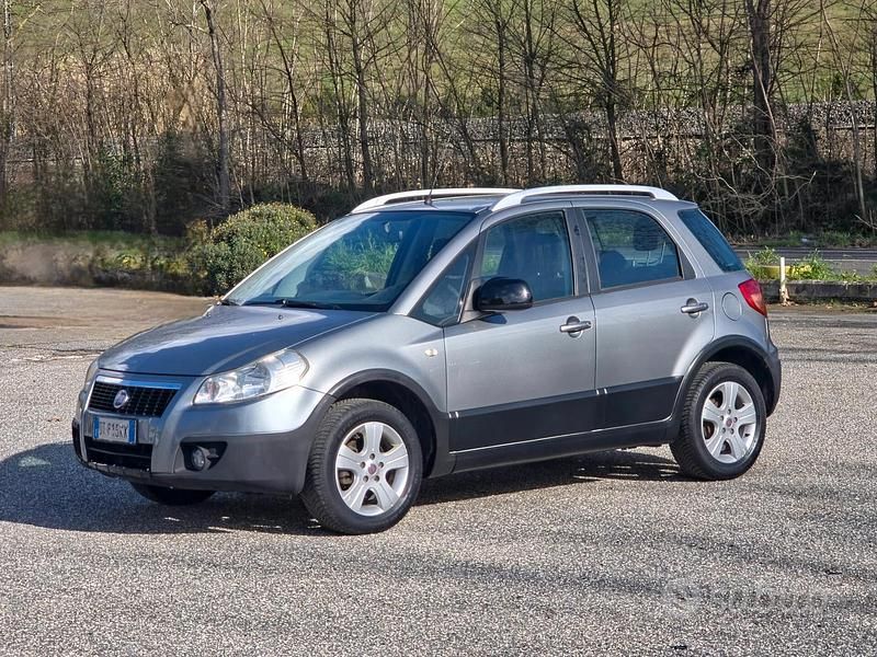 Usata Fiat Sedici 107 CV (78 kW) 2008 Marrone SUV
