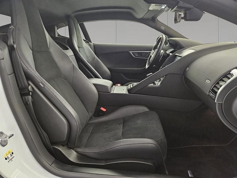 Usata Jaguar F-Type R-Dynamic 300 CV (220 kW) 2022 Bianco Coupé