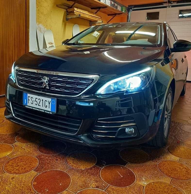 Usata Peugeot 308 SW Allure 131 CV (96 kW) 2018 Station wagon