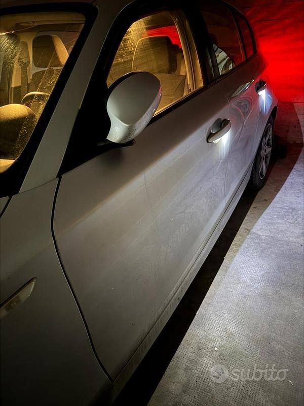 Usata BMW 118 M Sport 143 CV (105 kW) 2009 Grigio Utilitaria