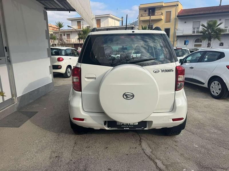 Usata Daihatsu Terios 86 CV (63 kW) 2008 Bianco SUV