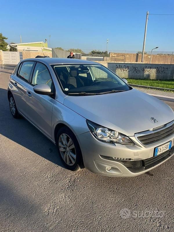 Usata Peugeot 308 Business-Line 100 CV (73 kW) 2015 Grigio Berlina