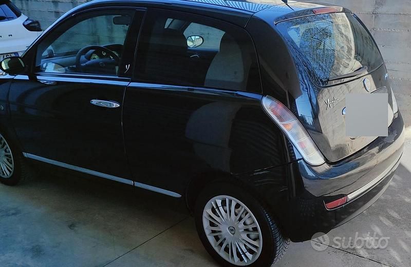 Gebraucht Lancia Ypsilon 75 PS (55 kW) 2009 Schwarz Kleinwagen