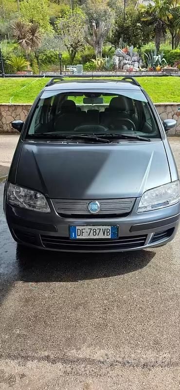 Usata Fiat Idea 95 CV (69 kW) 2004 Monovolume