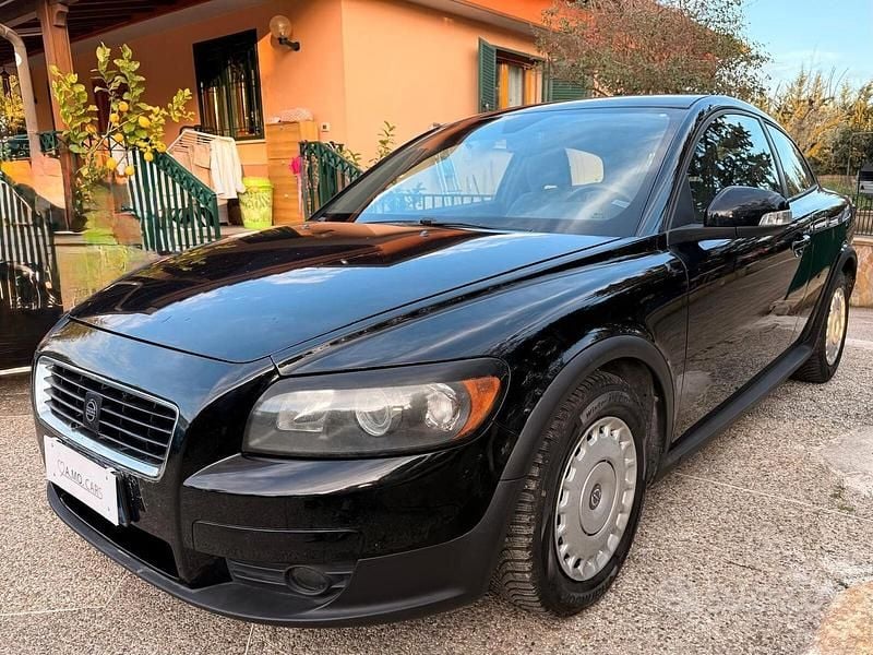 Usata Volvo C30 Drive Kinetic 108 CV (79 kW) 2009 Nero Utilitaria