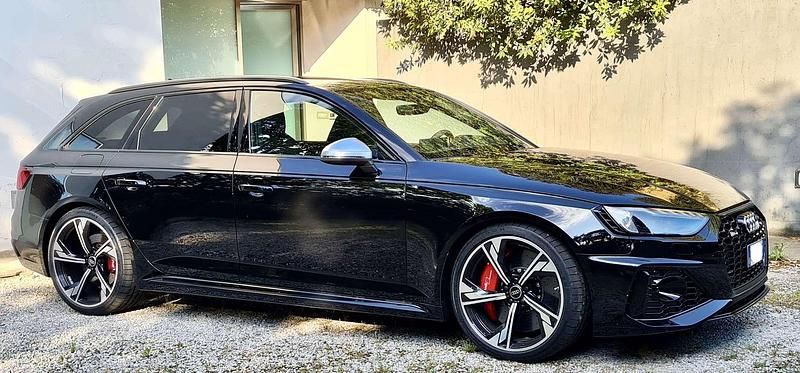 Nero Usata 2021 Audi RS4 Ambiente Station wagon | 64.500 € (Buon prezzo) - Immagine 1/4