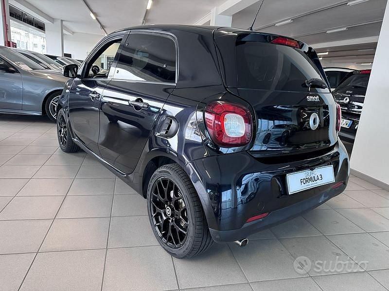 Usata Smart ForFour Passion 90 CV (66 kW) 2018 Nero Utilitaria